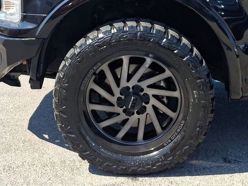 Used 2019 Ford F150 Limited w/ Trailer Tow Package image 10