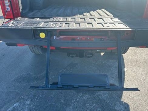 New 2026 Ford F250 Lariat w/ Black Appearance Package image 8
