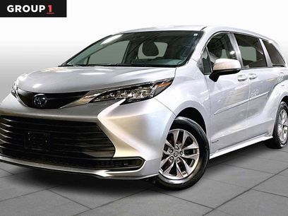 Certified 2021 Toyota Sienna LE