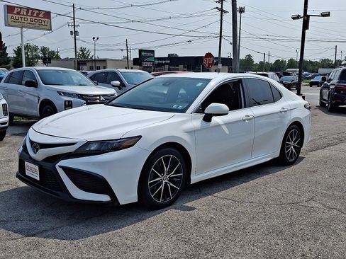 Used 2021 Toyota Camry SE FWD image 5