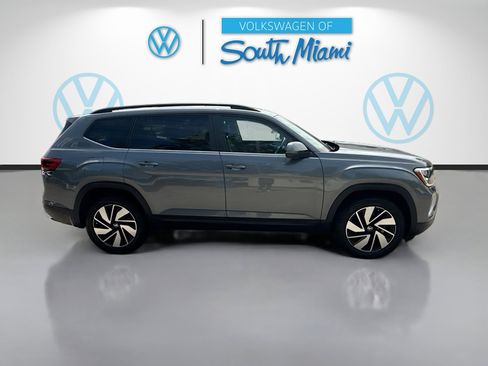 Certified 2024 Volkswagen Atlas SE w/ Panoramic Sunroof Package FWD image 8