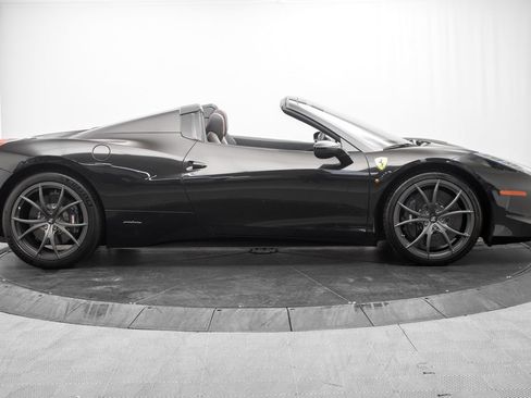 Used 2014 Ferrari 458 Spider RWD image 2