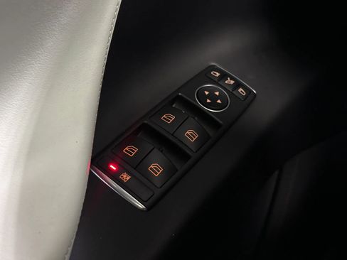 Used 2017 Tesla Model X 75D image 28