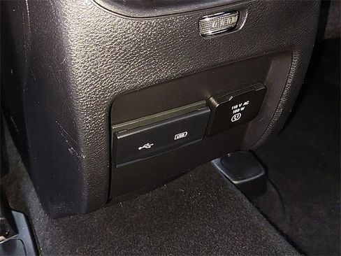 Used 2019 Jeep Cherokee Limited w/ Trailer Tow Group image 22