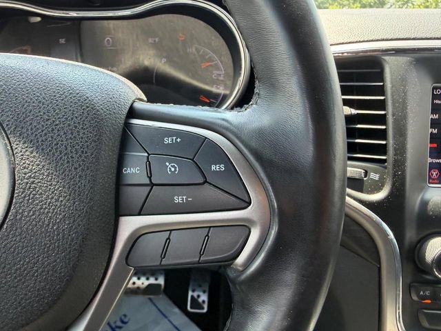 Used 2018 Jeep Grand Cherokee Laredo AWD/4WD image 12
