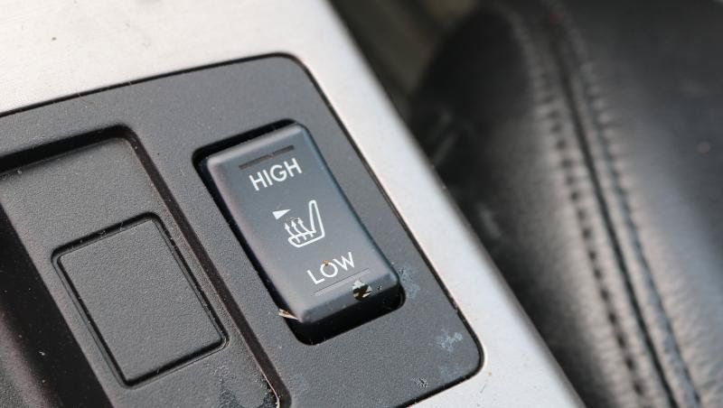 Used 2010 Subaru Legacy 3.6R Limited AWD/4WD image 11
