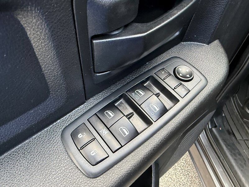 Used 2020 RAM 1500 Tradesman w/ Chrome Appearance Group AWD/4WD image 27