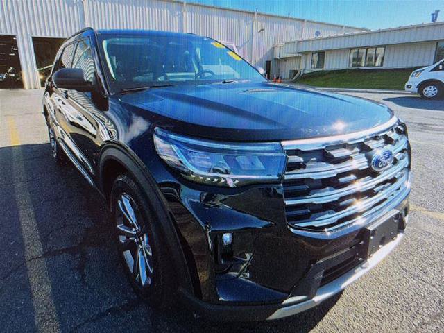 Certified 2025 Ford Explorer Active w/ Active Comfort Package AWD/4WD image 5