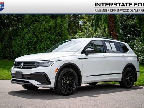 Used 2022 Volkswagen Tiguan SE R-Line AWD/4WD image 1