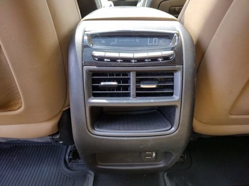 Used 2019 Cadillac XT5 Platinum AWD/4WD image 9