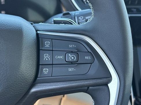 New 2025 Jeep Grand Cherokee L Limited image 23