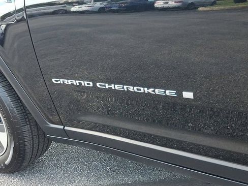 Certified 2022 Jeep Grand Cherokee Limited 4xe w/ Luxury Tech Group II AWD/4WD image 35
