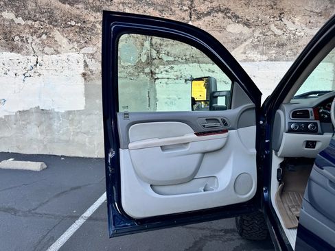 Used 2010 GMC Sierra 2500 SLT AWD/4WD image 19