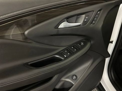 Used 2020 Buick Envision Essence FWD image 24