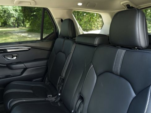 Used 2025 Honda Pilot EX-L image 18