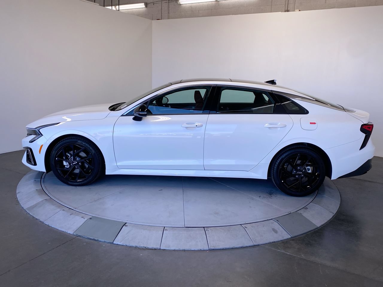 Certified 2026 Kia K5 GT-Line w/ GT-Line Premium Package FWD image 2
