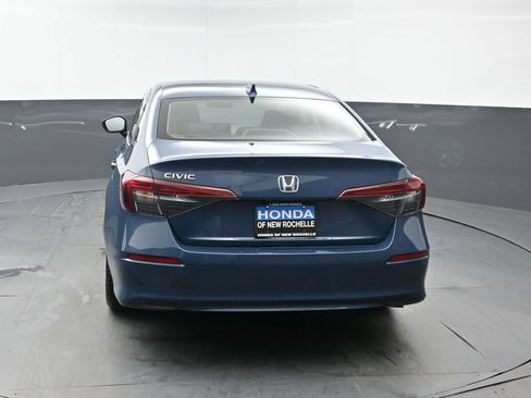 Used 2025 Honda Civic LX image 5
