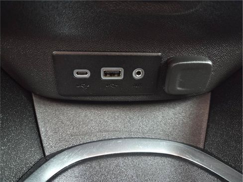 Used 2022 Chevrolet Malibu LT FWD image 19