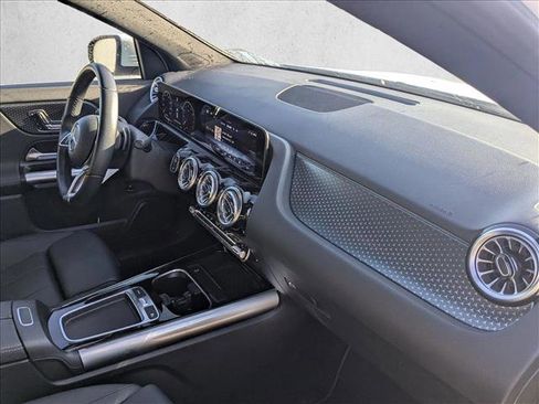 Used 2025 Mercedes-Benz GLA 250 image 19