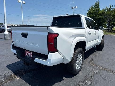 Used 2026 Toyota Tacoma SR5 AWD/4WD image 9