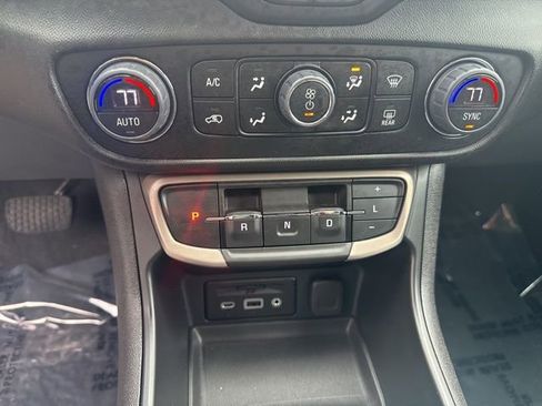 Used 2024 GMC Terrain Denali w/ Denali Premium Package AWD/4WD image 22