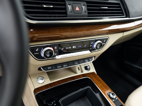 Certified 2023 Audi Q5 2.0T Premium Plus AWD/4WD image 11