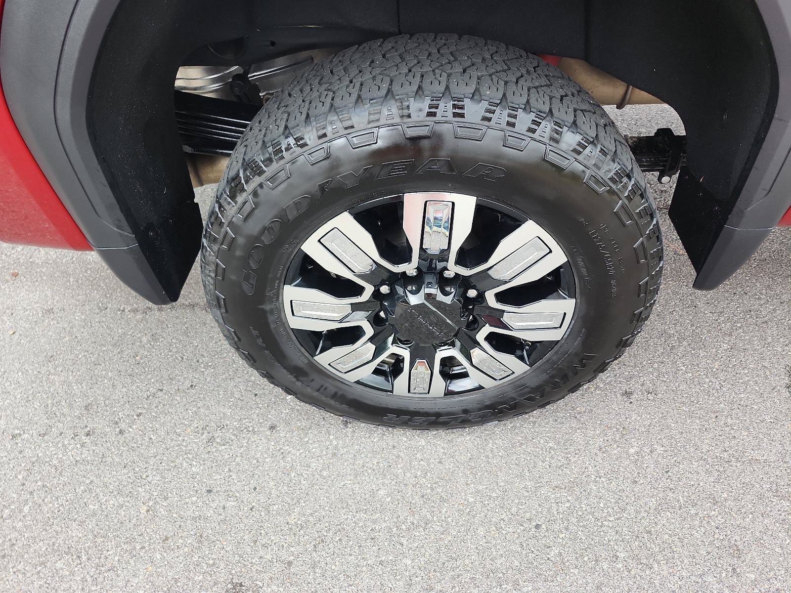 Used 2024 GMC Sierra 2500 Denali w/ Denali Reserve Package AWD/4WD image 7