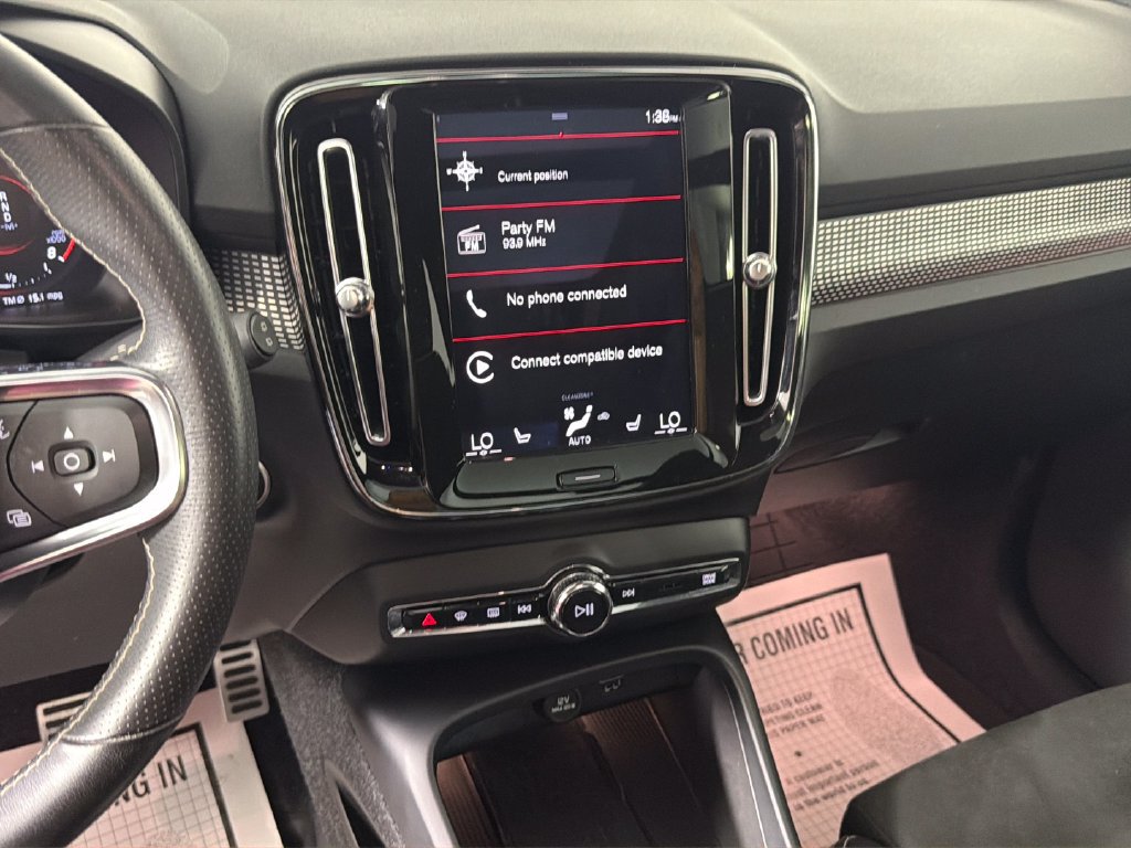 Used 2021 Volvo XC40 T4 R-Design w/ Advanced Package FWD image 21