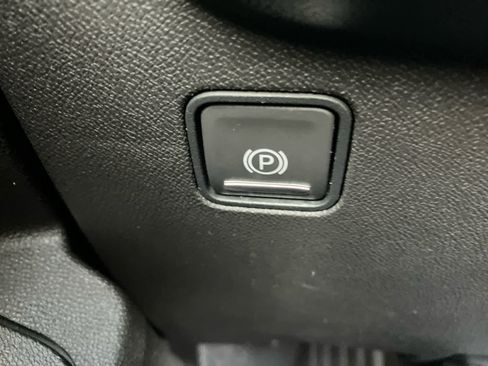 Certified 2023 GMC Terrain SLE w/ Driver Convenience Package image 15