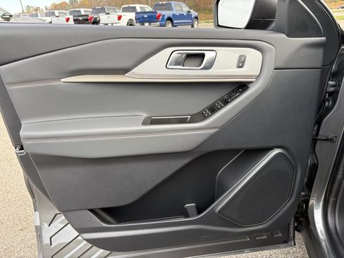 New 2026 Ford Explorer Active w/ Active Comfort Package image 38