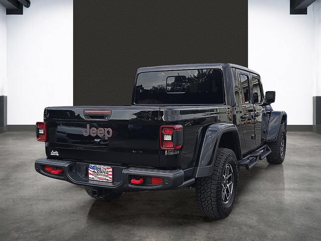 Used 2025 Jeep Gladiator Rubicon AWD/4WD image 8