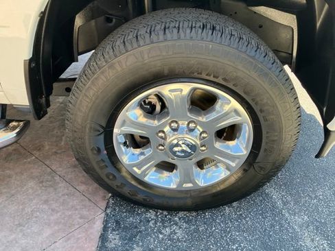 Used 2024 RAM 2500 Big Horn w/ Safety Group AWD/4WD image 33