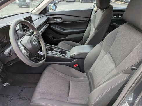 Used 2025 Honda Accord SE image 15