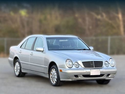 Used 2002 Mercedes-Benz E 320 4MATIC Sedan image 1