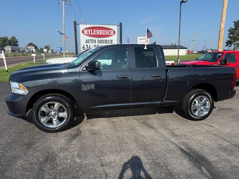 Used 2019 RAM 1500 Express w/ Express Value Package AWD/4WD image 1
