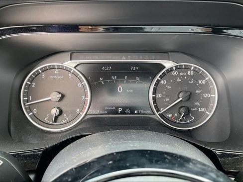 Used 2025 Nissan Pathfinder SL w/ SL Premium Package FWD image 10