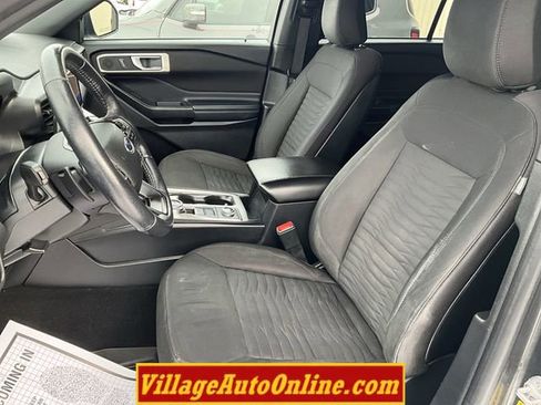 Used 2020 Ford Explorer XLT w/ Comfort Package image 13