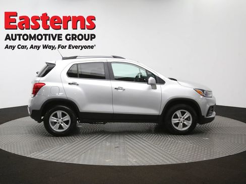 Used 2018 Chevrolet Trax LT w/ LT Convenience Package AWD/4WD image 43