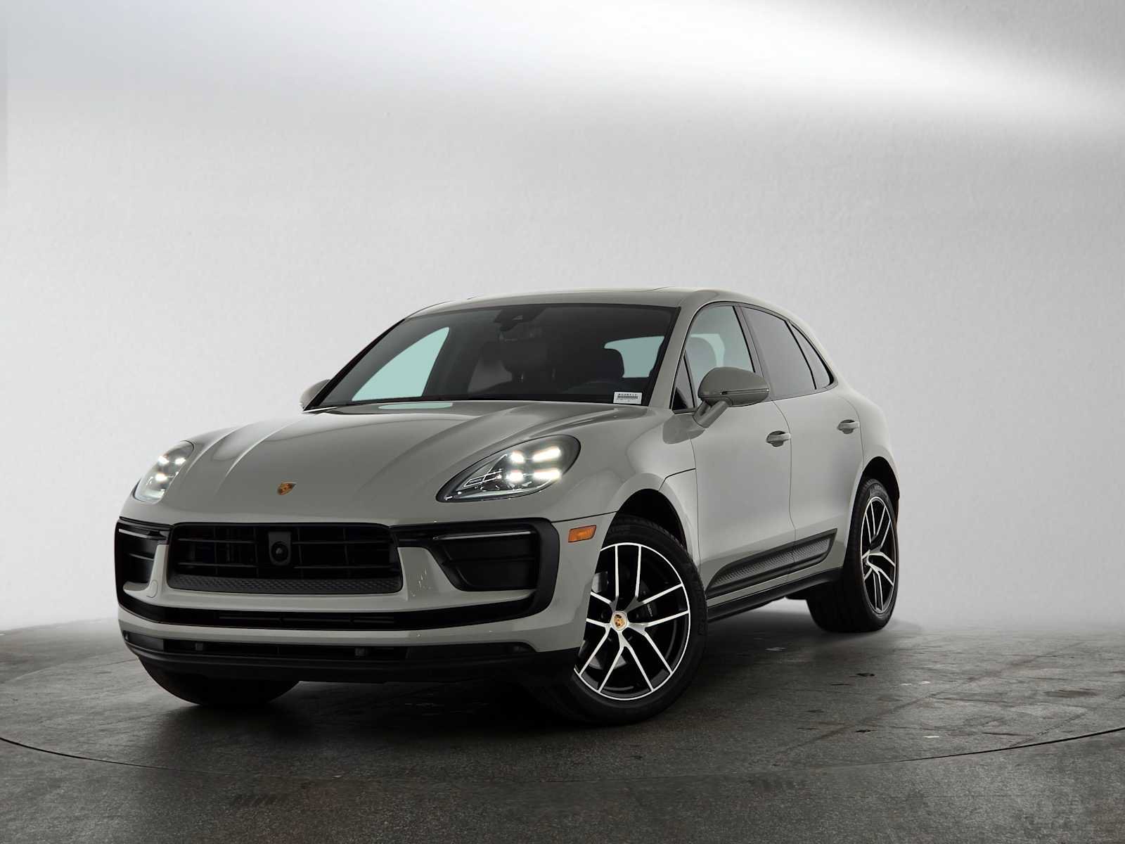 Used 2024 Porsche Macan AWD/4WD image 1