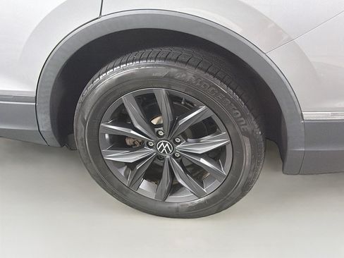 Used 2023 Volkswagen Tiguan SE FWD image 11