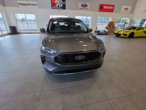 Used 2023 Ford Escape Active AWD/4WD image 3
