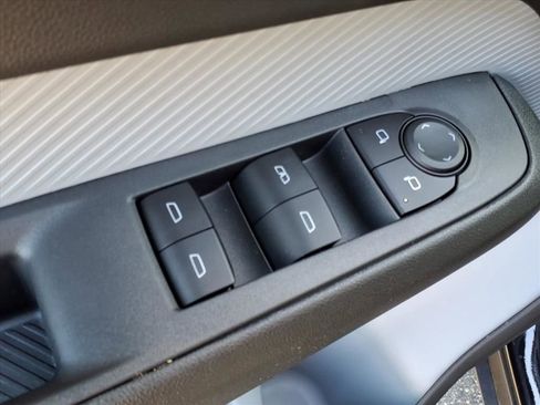New 2027 Chevrolet Bolt LT w/ Comfort Package FWD image 18