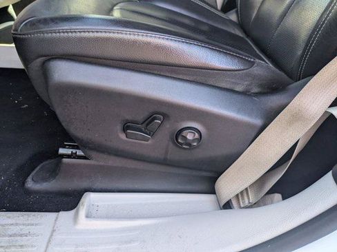 Certified 2022 Chrysler Pacifica Touring-L FWD image 16