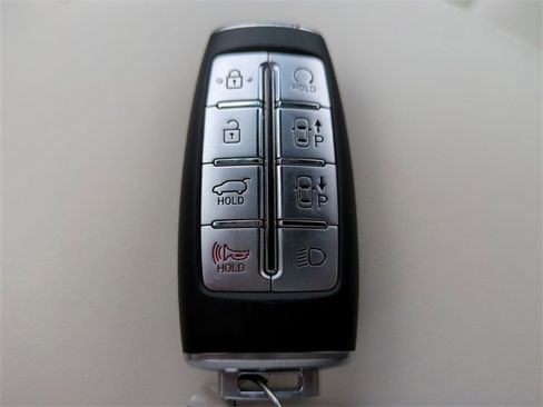 Certified 2025 Genesis Electrified GV70 Advanced image 29