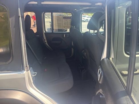 Used 2022 Jeep Wrangler Unlimited Sport AWD/4WD image 22