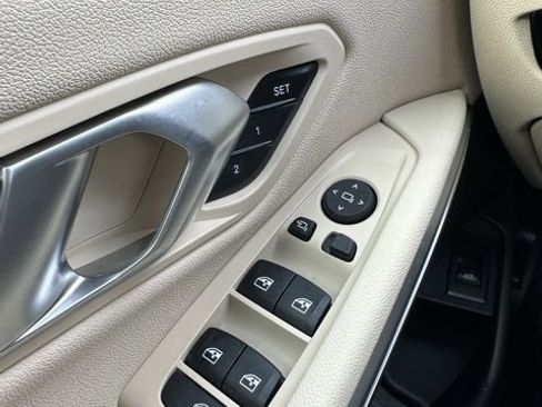 Used 2021 BMW 330i xDrive 330i xDrive w/ Premium Package image 19