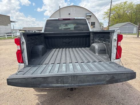 Used 2022 Chevrolet Silverado 1500 RST AWD/4WD image 9