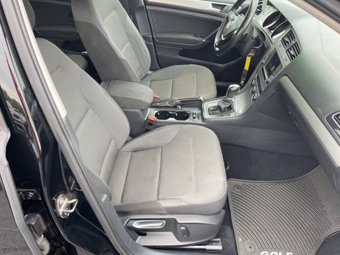 Used 2016 Volkswagen Golf S FWD image 19