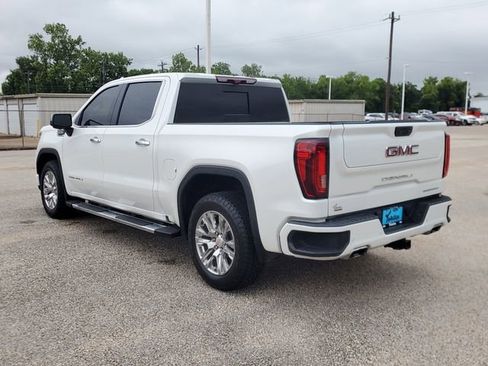 Used 2023 GMC Sierra 1500 Denali w/ Technology Package AWD/4WD image 3