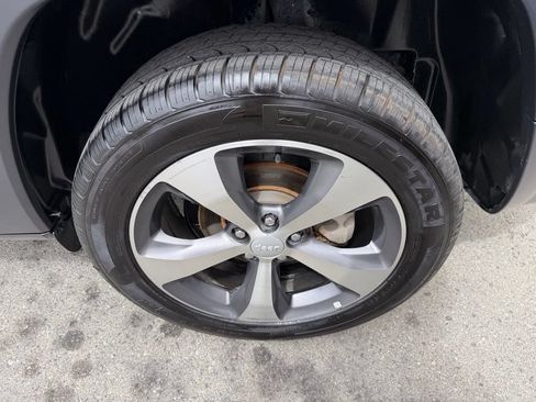Used 2020 Jeep Cherokee Limited FWD image 13
